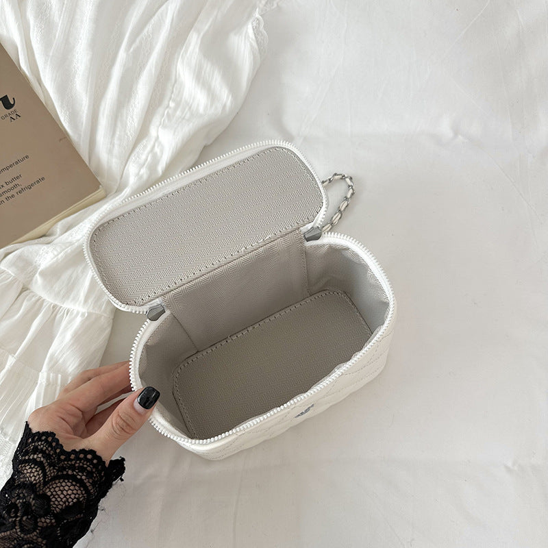 Gepolsterte Kettenriemen-Handtasche