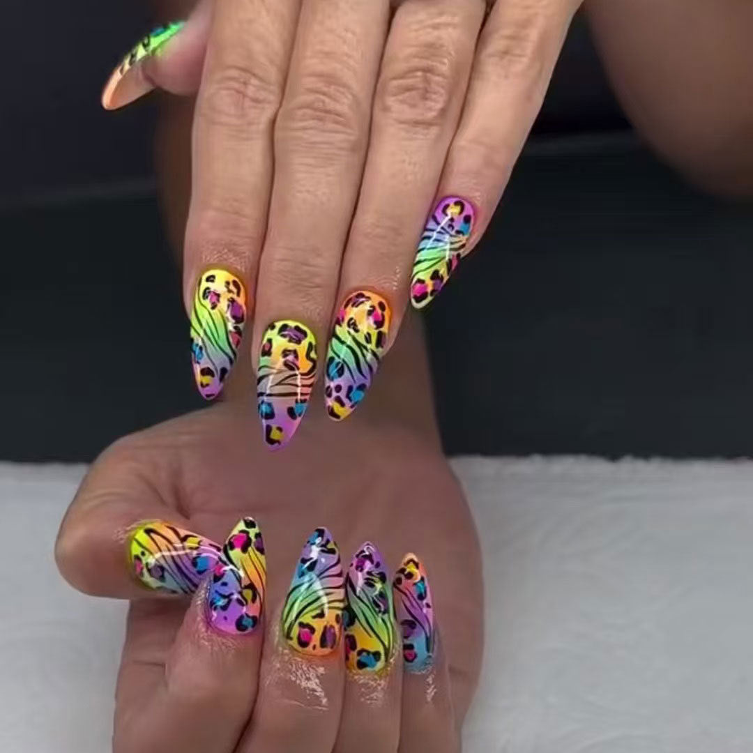 Wildtier Druck Nagelkunst