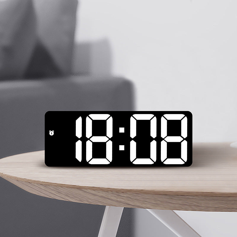 Digitaler LED-Wecker mit großem Display und bunten Ziffern Brehn