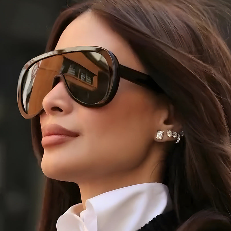 Damen futuristische Sportsonnenbrille mit breiter Sichtscheibe und UV-Schutz Brehn