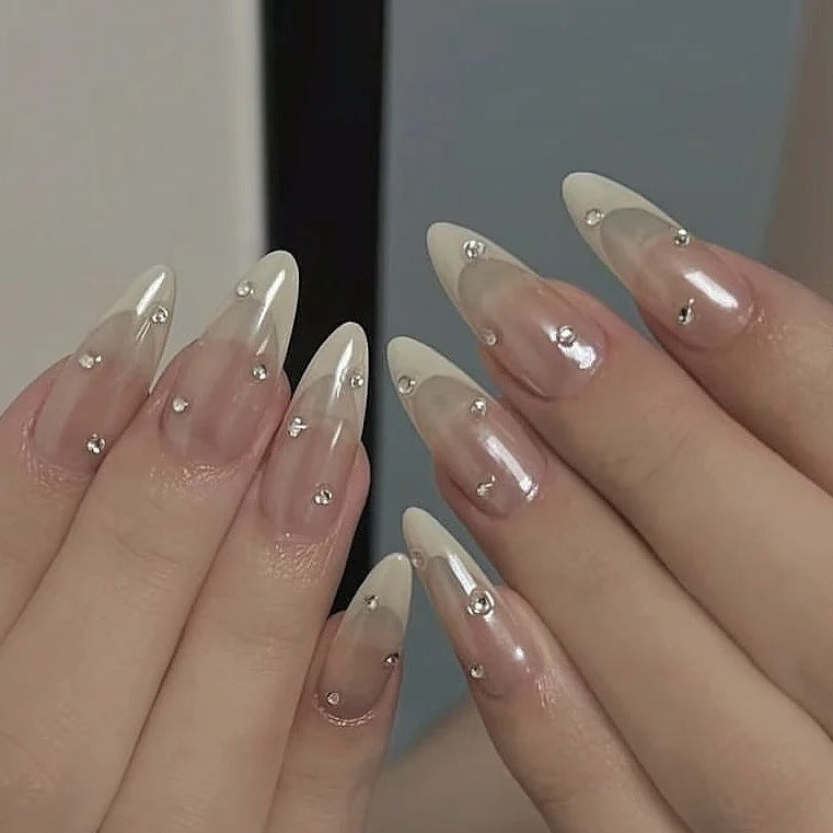 Elegantes dekoratives Press-On-Nagelset Brehn