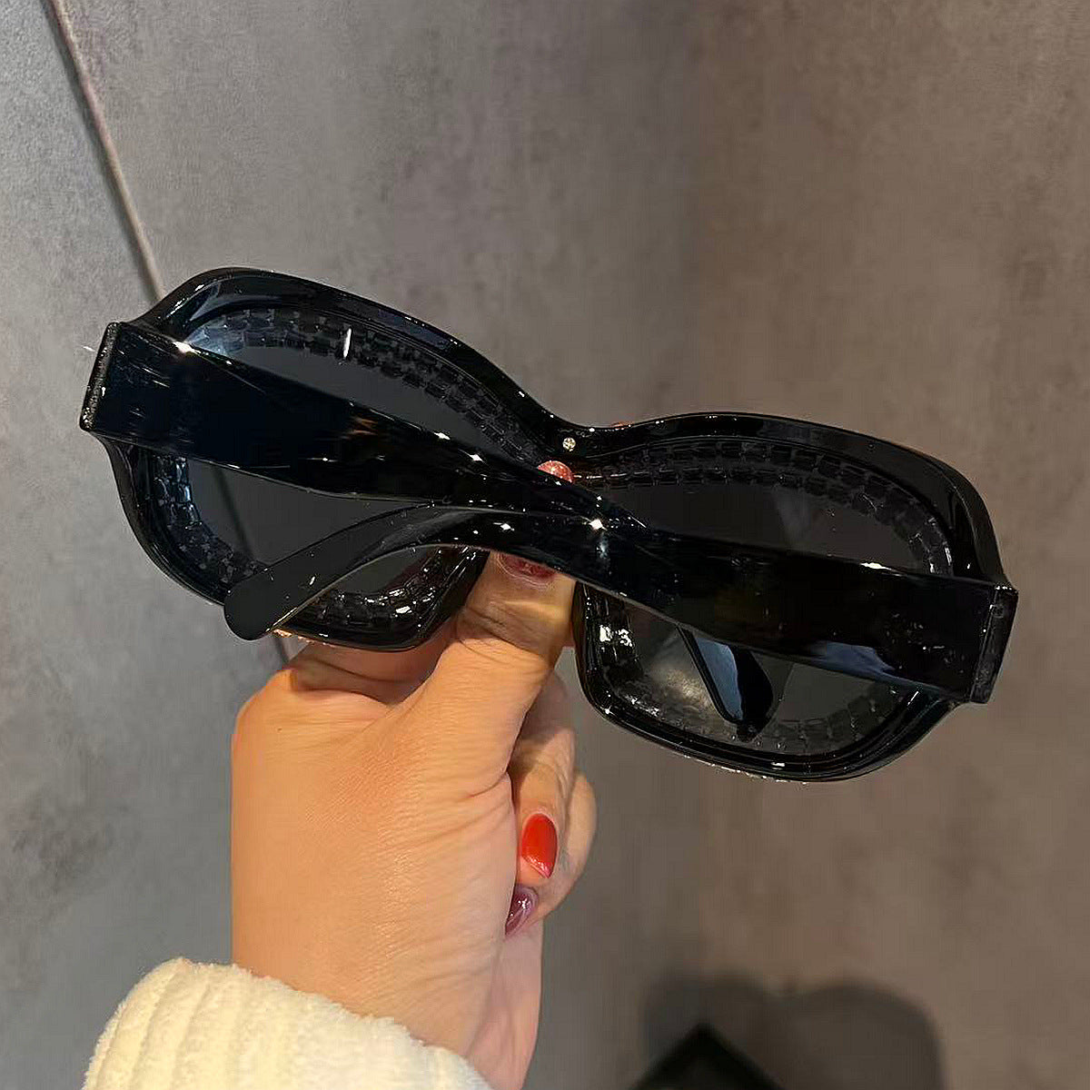 Damen Glamouröse Sportsonnenbrille mit extravagantem Kristallrahmen Brehn