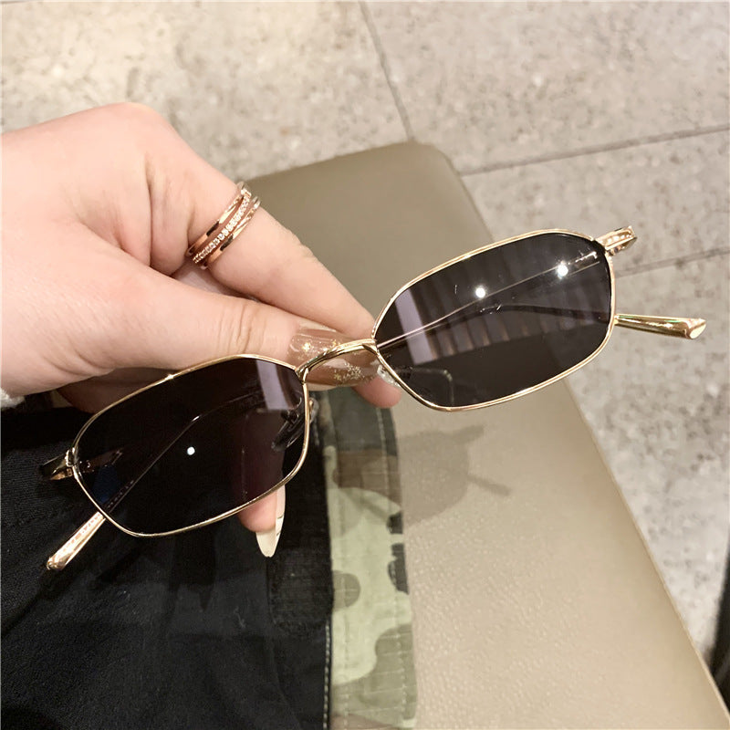 Damen geometrische Sonnenbrille im minimalistischen Design Brehn