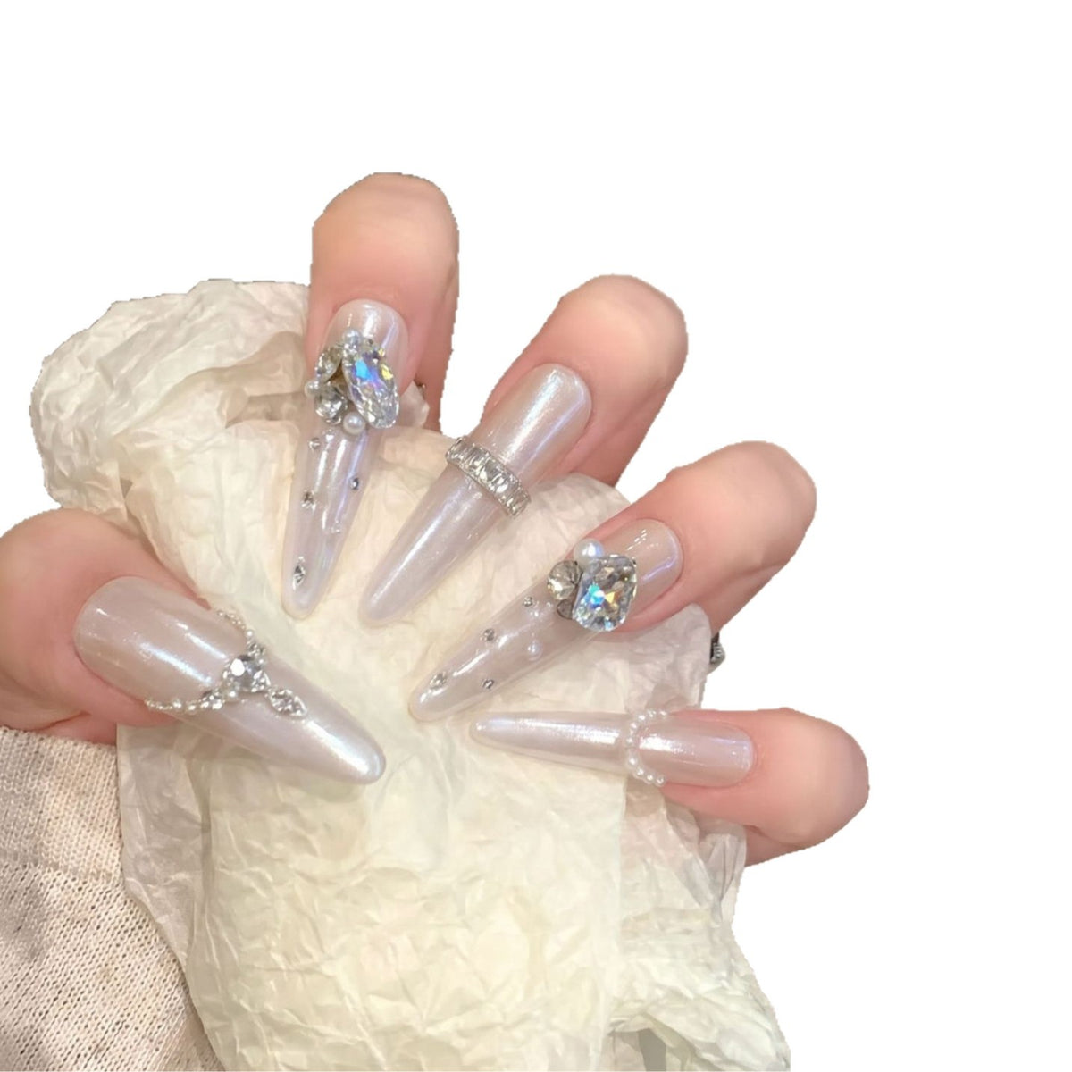 Dekoratives Stiletto-Nagelspitzen-Set mit Edelsteinakzenten Brehn