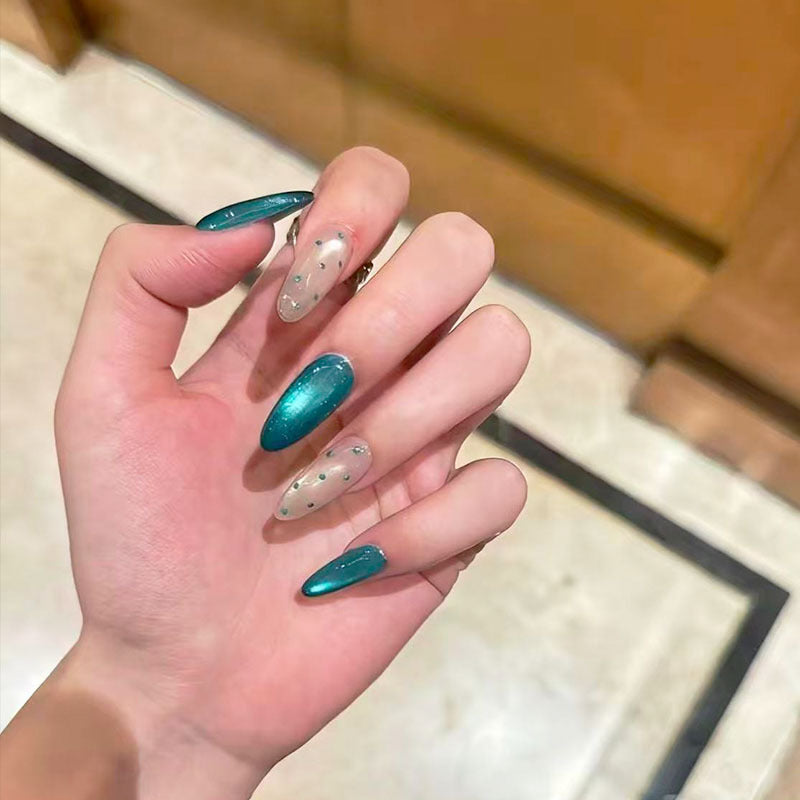 Dekorative Nagelkunst Brehn