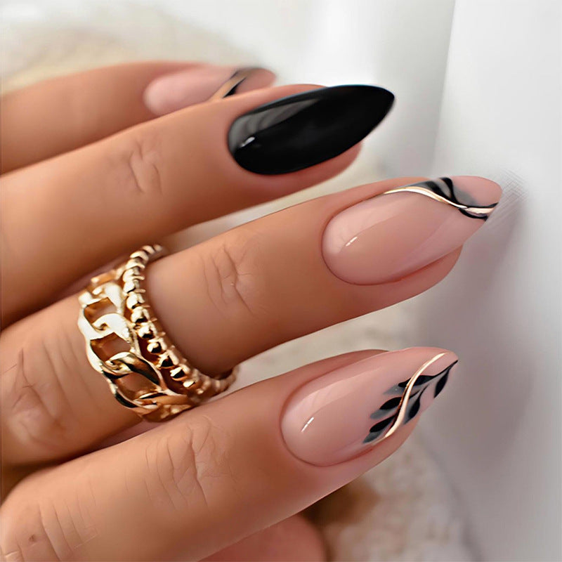 Elegantes Press-On-Nail-Art-Set mit künstlerischen Designs Brehn