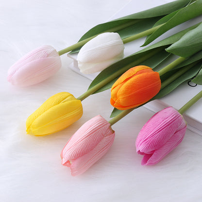 Realistische Tulpenblütenstängel