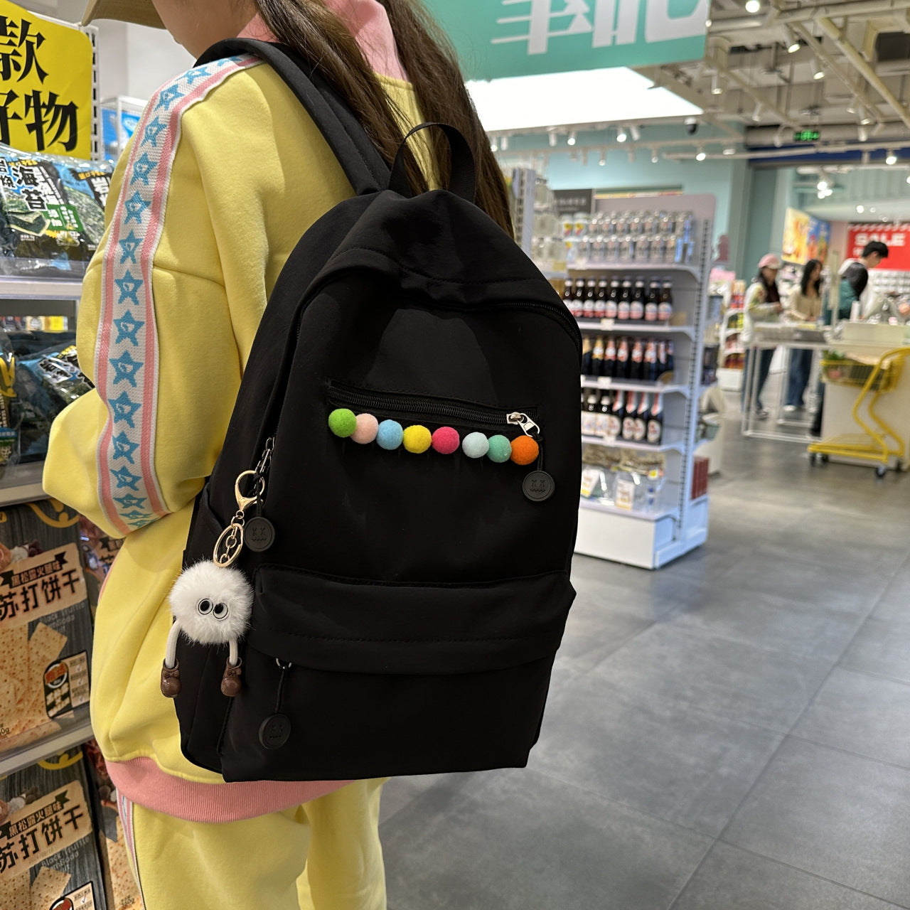 Praktischer Rucksack mit Farbenfrohen Applikationen Brehn