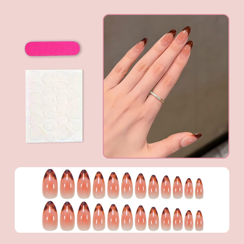 Kunstnagelset mit eleganten Ombre-Spitzen Brehn