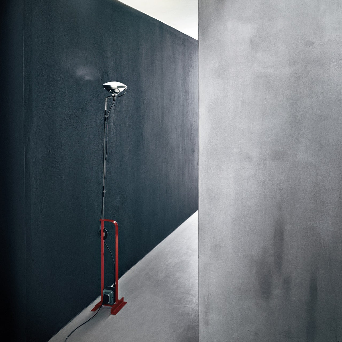 Industrielle Stehlampe mit verstellbarer Höhe