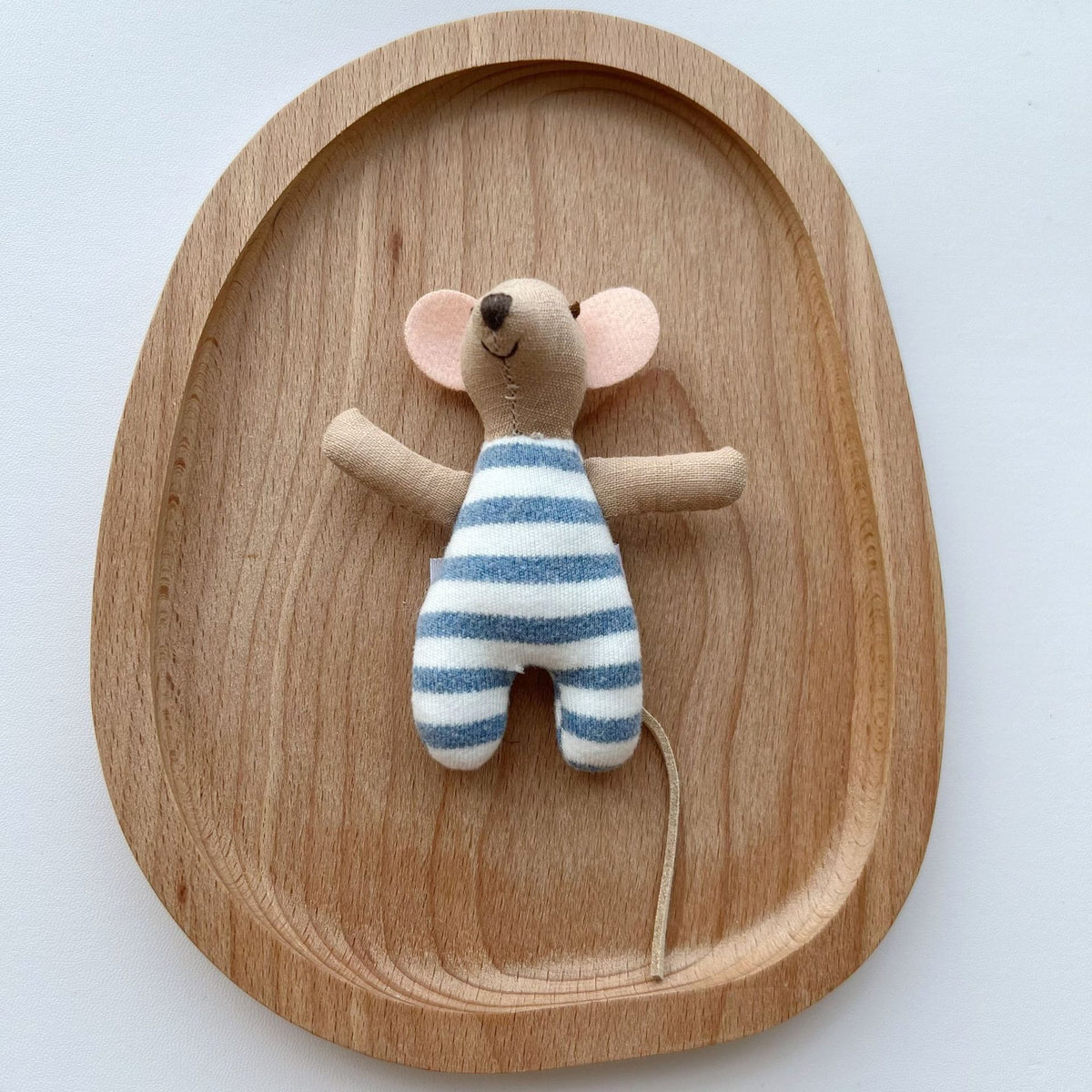 Miniatur Artisan Stoffmaus Puppe mit Flügelcape