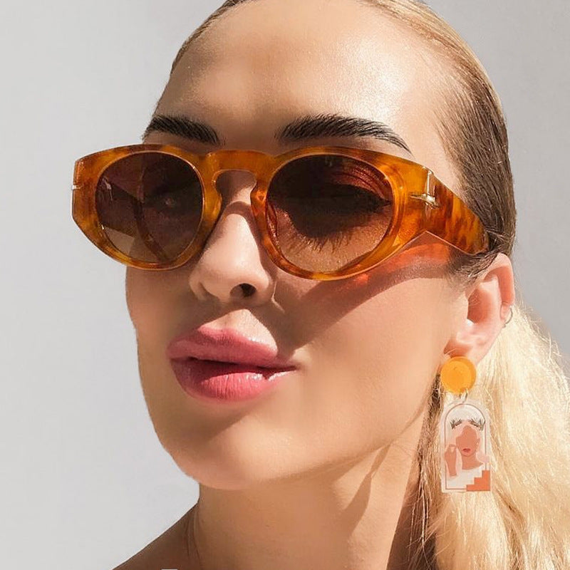 Damen modische Sonnenbrille mit unikatem Design und polarisierenden Gläsern Brehn