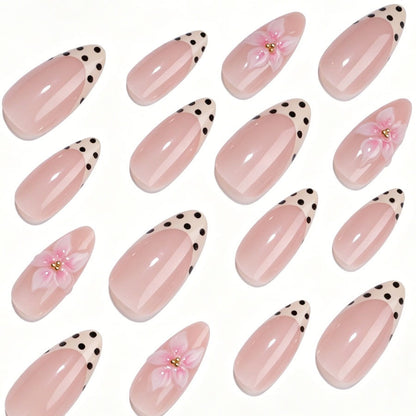 Kunstnagelset mit floralen Akzenten und Punkten Brehn