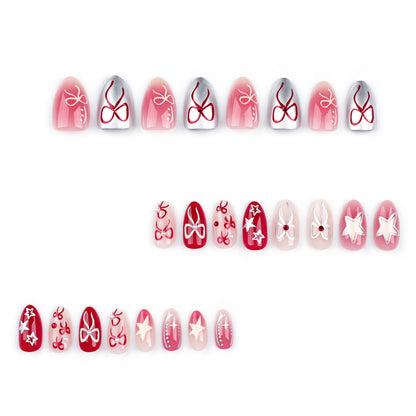 Kunstvolle Nagelverlängerungen mit festlichem Design Brehn