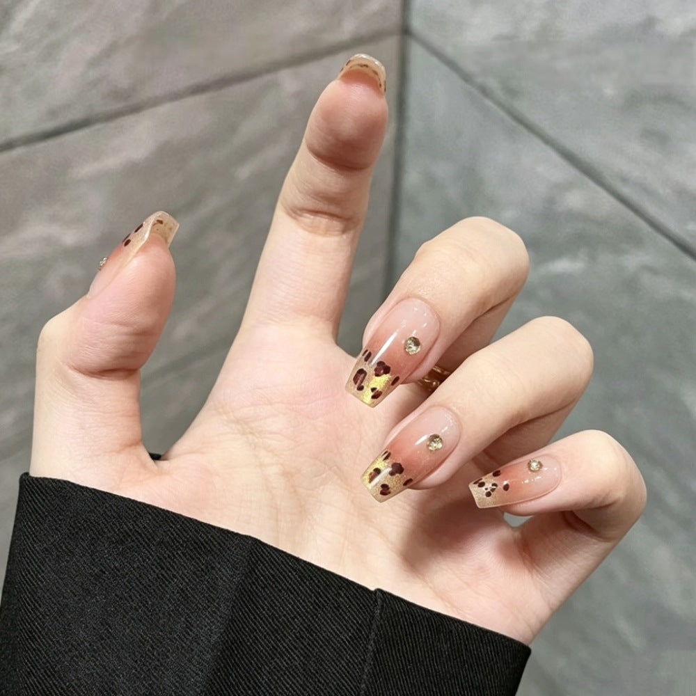 Künstlerisches Ombre Press-On Nagelset mit Glitzerakzenten Brehn