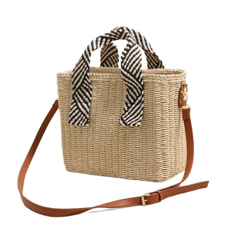Damen Handtasche aus geflochtenem Naturmaterial mit modischem Detail Brehn