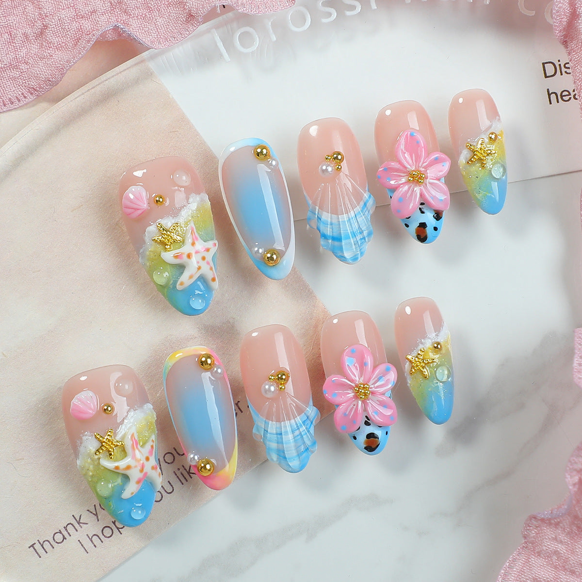 Kreatives Kunstnagelset mit maritimem Design Brehn