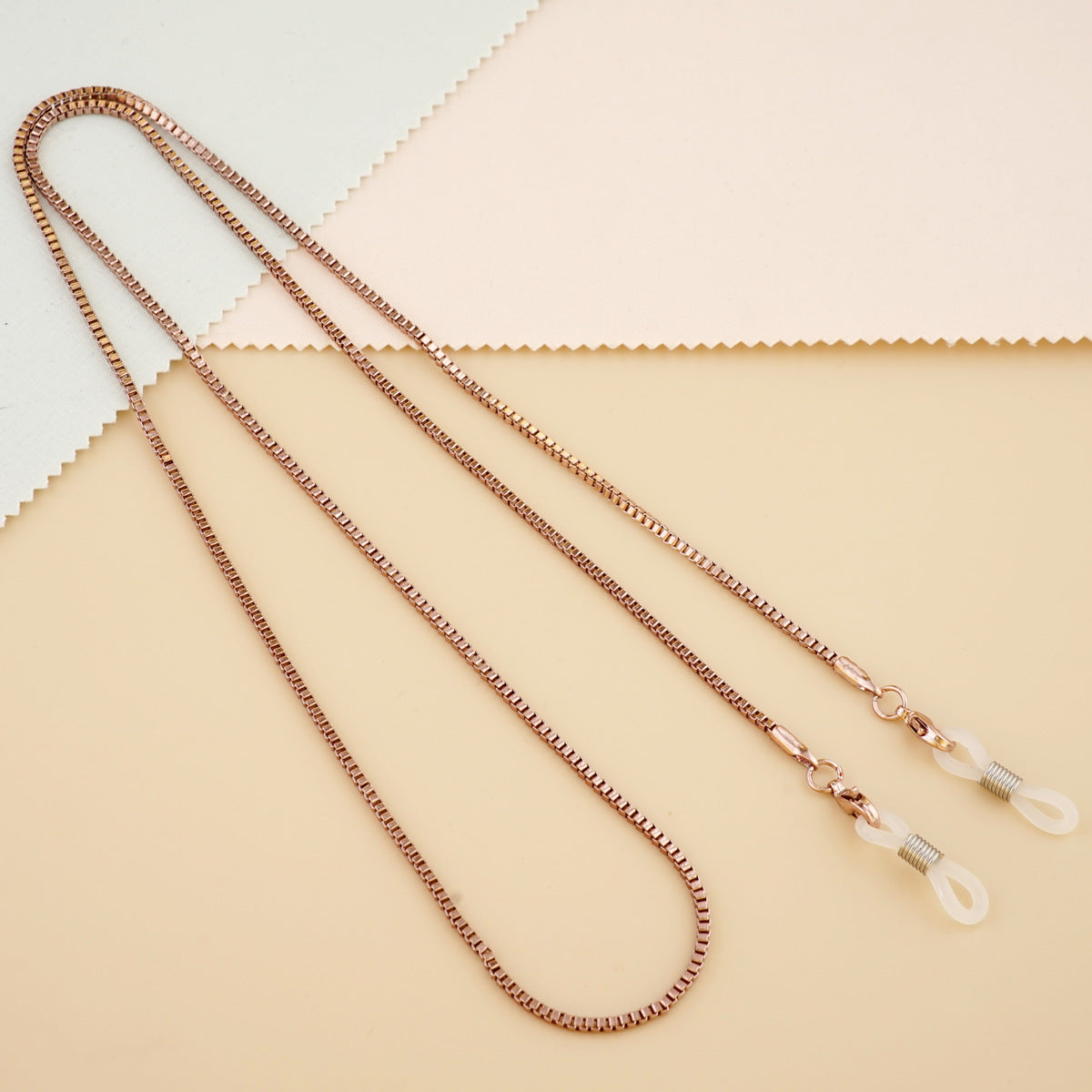 Sleek Metal Eyewear Kette Brehn