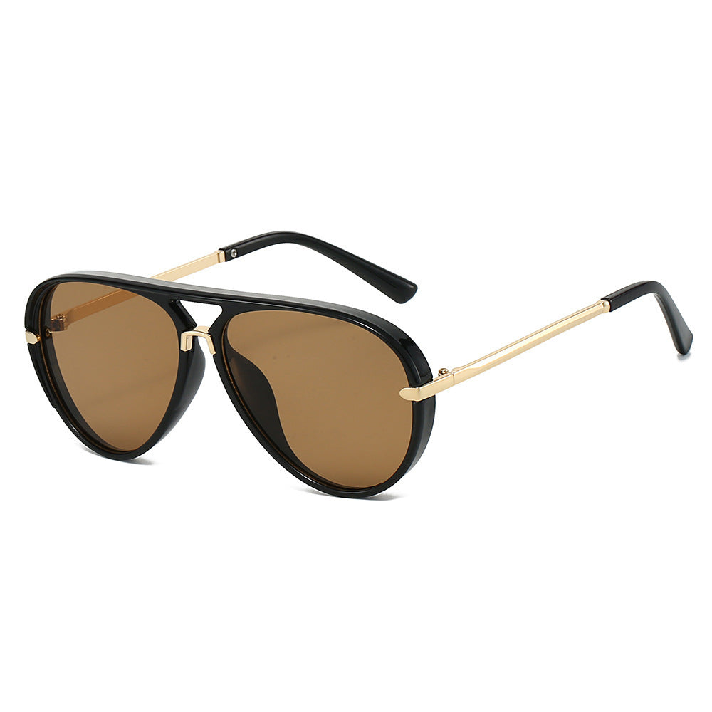 Elegante Aviator-Sonnenbrille mit goldenen Akzenten Brehn