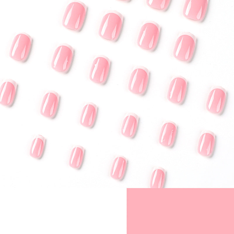 Kunstvolle Nagelverlängerungen mit klassischem französischen Design Brehn