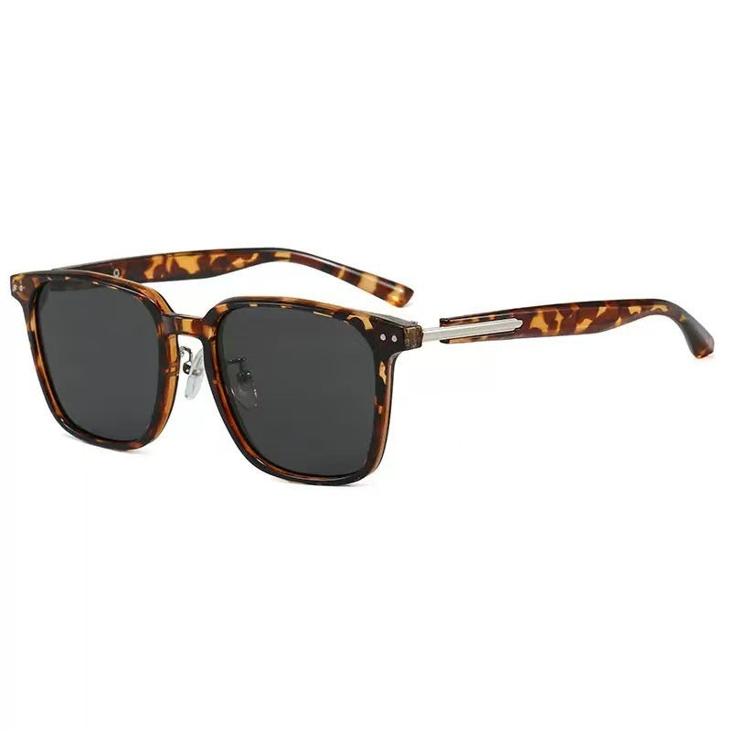 Damen Retro-inspirierte Sonnenbrille im modernen Schildkrötenmuster Brehn