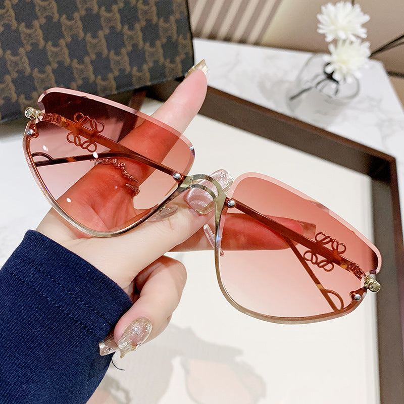 Damen extravagante Sonnenbrille mit modernem, geometrischem Rahmen Brehn