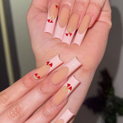 Kunstnagelset mit verspielten Herz-Designs Brehn