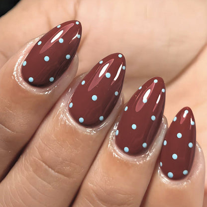 Kunstnagelset mit eleganten Polka-Dot-Mustern Brehn