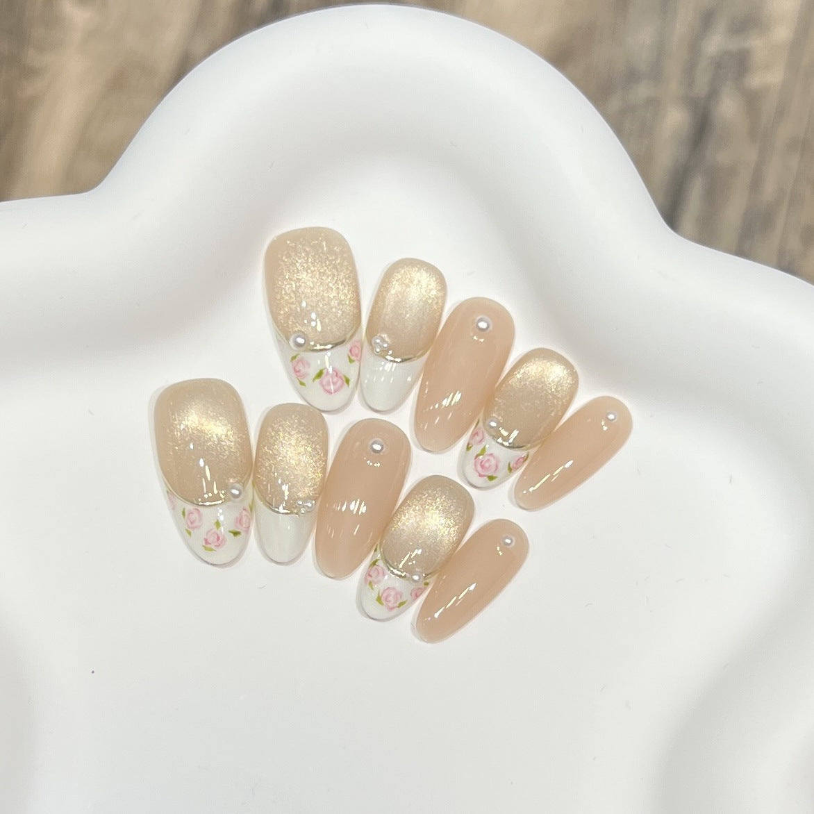 Glitzerndes Floral Press-On Nail Set Brehn