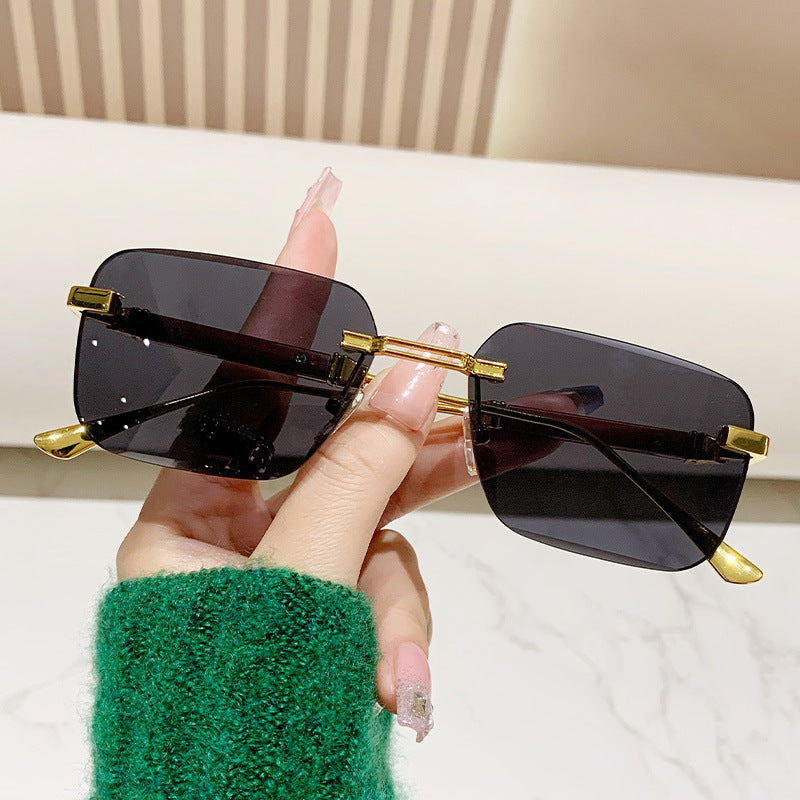 Damen modische rechteckige Sonnenbrille mit edlem Metallakzent Brehn