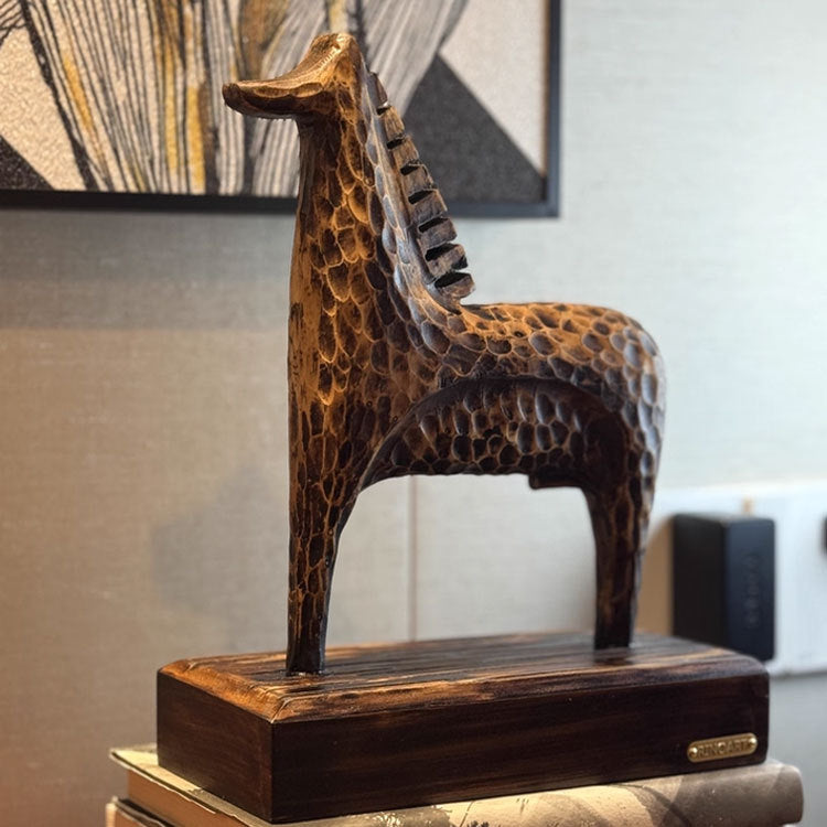 Dekorative Holzskulptur
