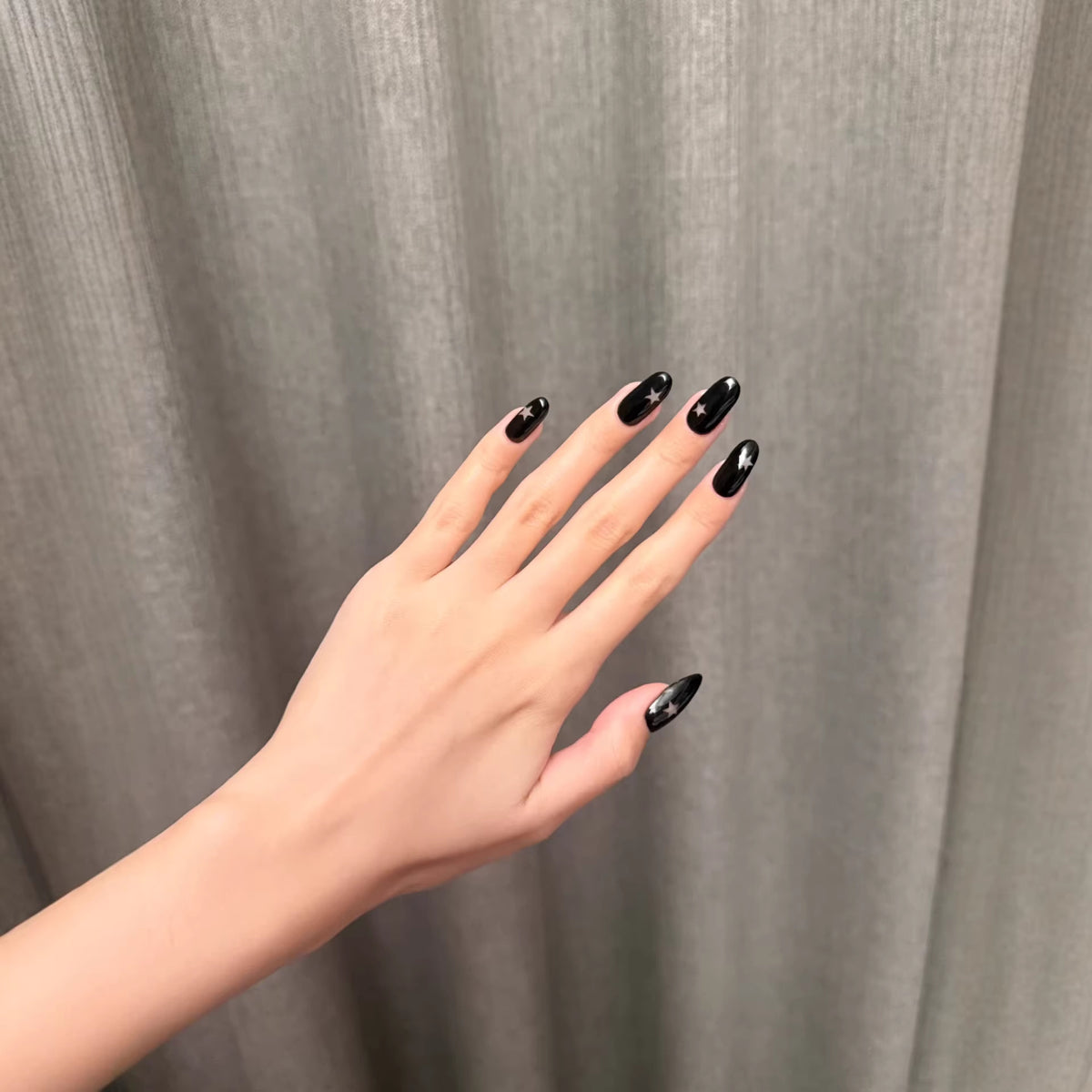 Künstlerisches Press-On Nagelkunstset mit Sternenmotiven