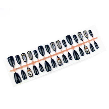 Künstlerische Nagelkunst Brehn