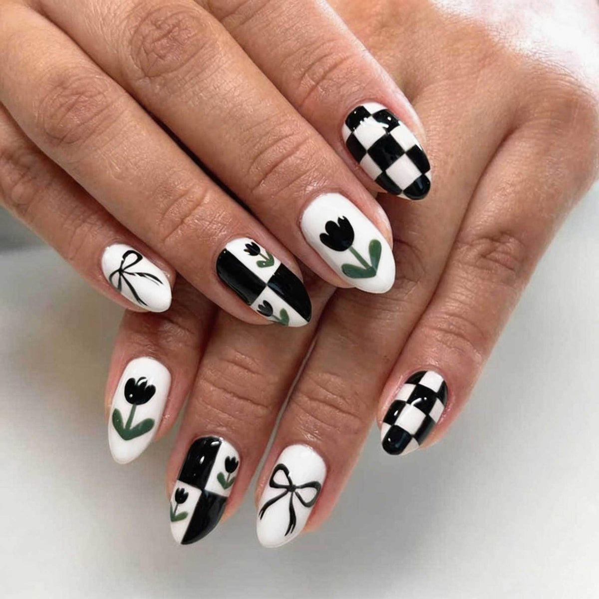 Künstlerisches Gel-Nageldesign