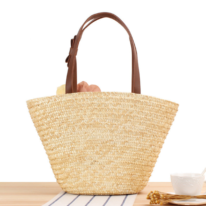 Elegante Strohtasche mit Floralem Dekor Brehn