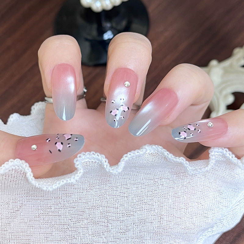 Glänzendes Nagelset Brehn