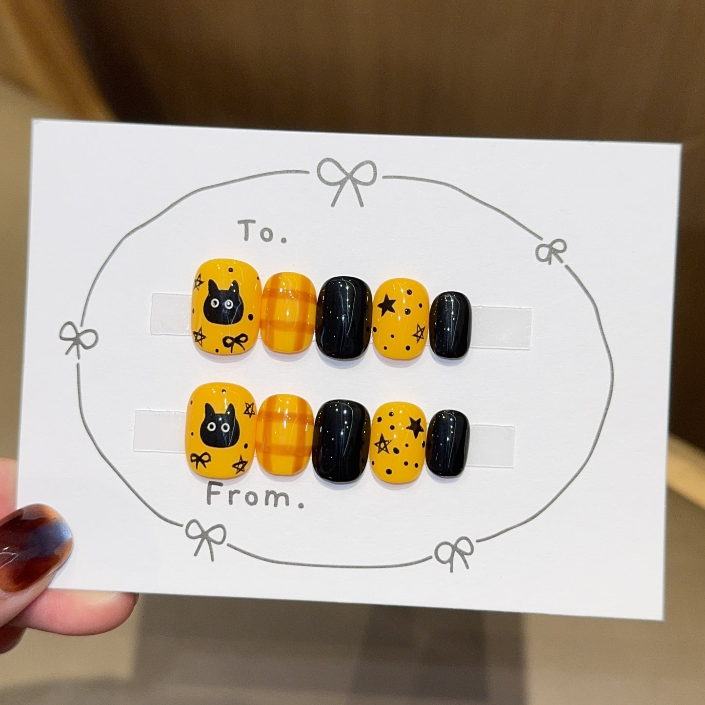 Kreative Nagelkunst mit Halloween-Motiv Brehn