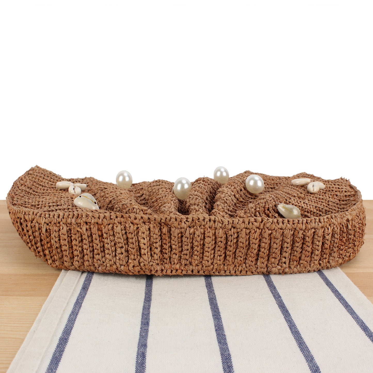 Elegante Clutch Aus Handgewebtem Material mit Einzigartigem Wellenmuster Brehn