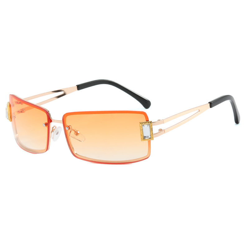 Damen stilvolle Sonnenbrille mit eleganten trapezförmigen Gläsern und filigranem Metallrahmen Brehn