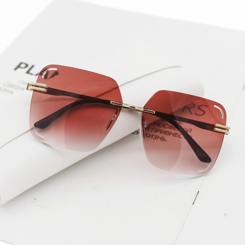 Damen quadratische Sonnenbrille mit verziertem Metalldetail Brehn