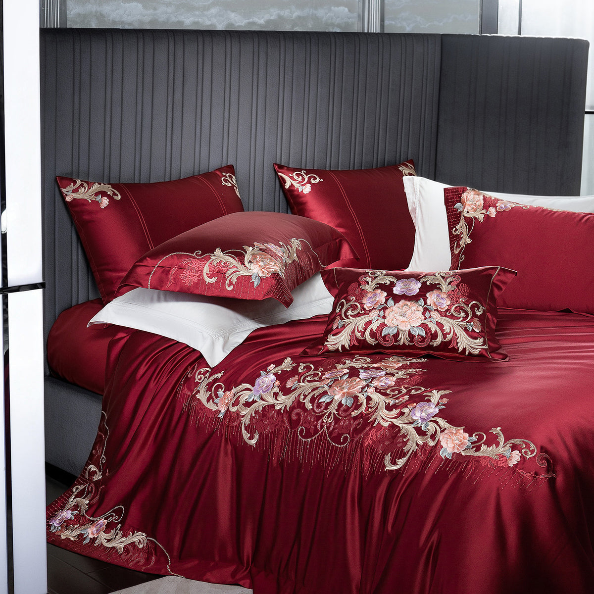 Besticktes Satin-Bettwäsche-Set mit Luxus-Applikationen