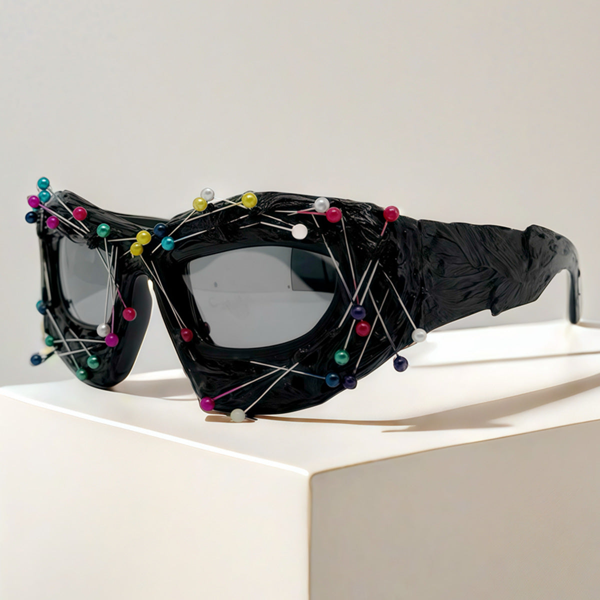 Damen Kreative Design-Sonnenbrille mit innovativem Akzent Brehn