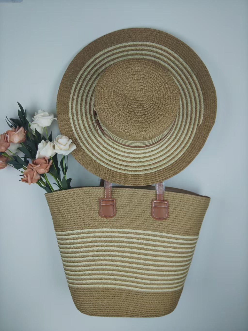 Raffinierte Strandtasche mit Passendem Sonnenhut Brehn