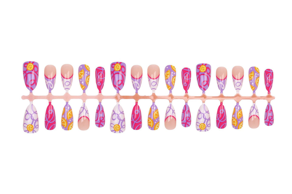 Kunstnagelset mit farbenfrohen und kreativen Designs Brehn