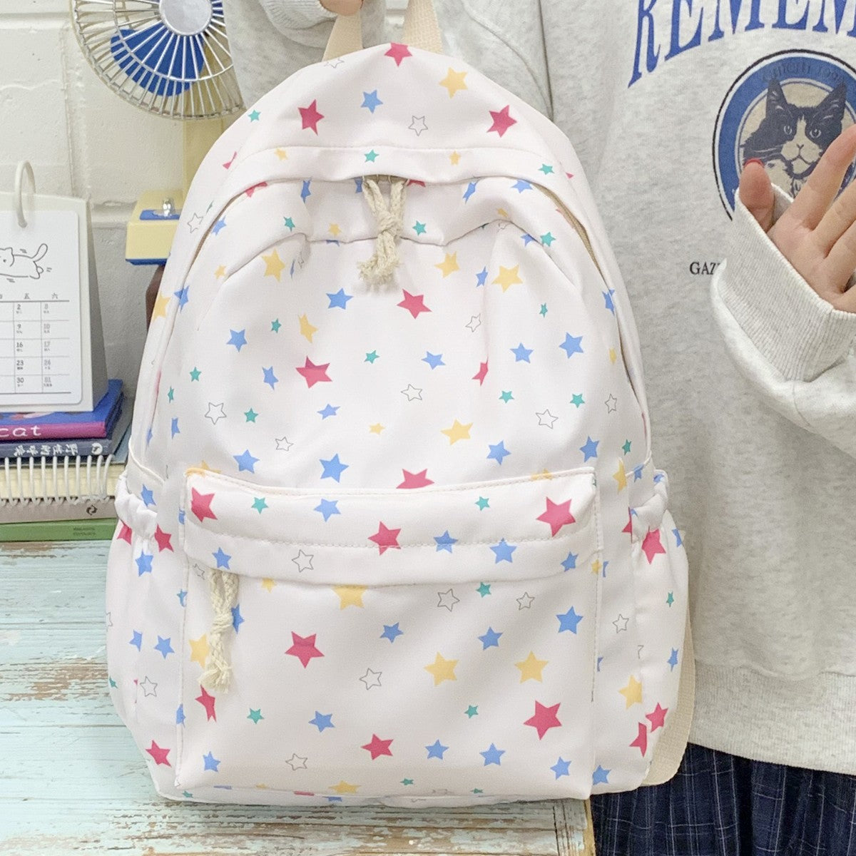 Rucksack mit Buntem Sternenmuster und Praktischen Organisationsfächern Brehn