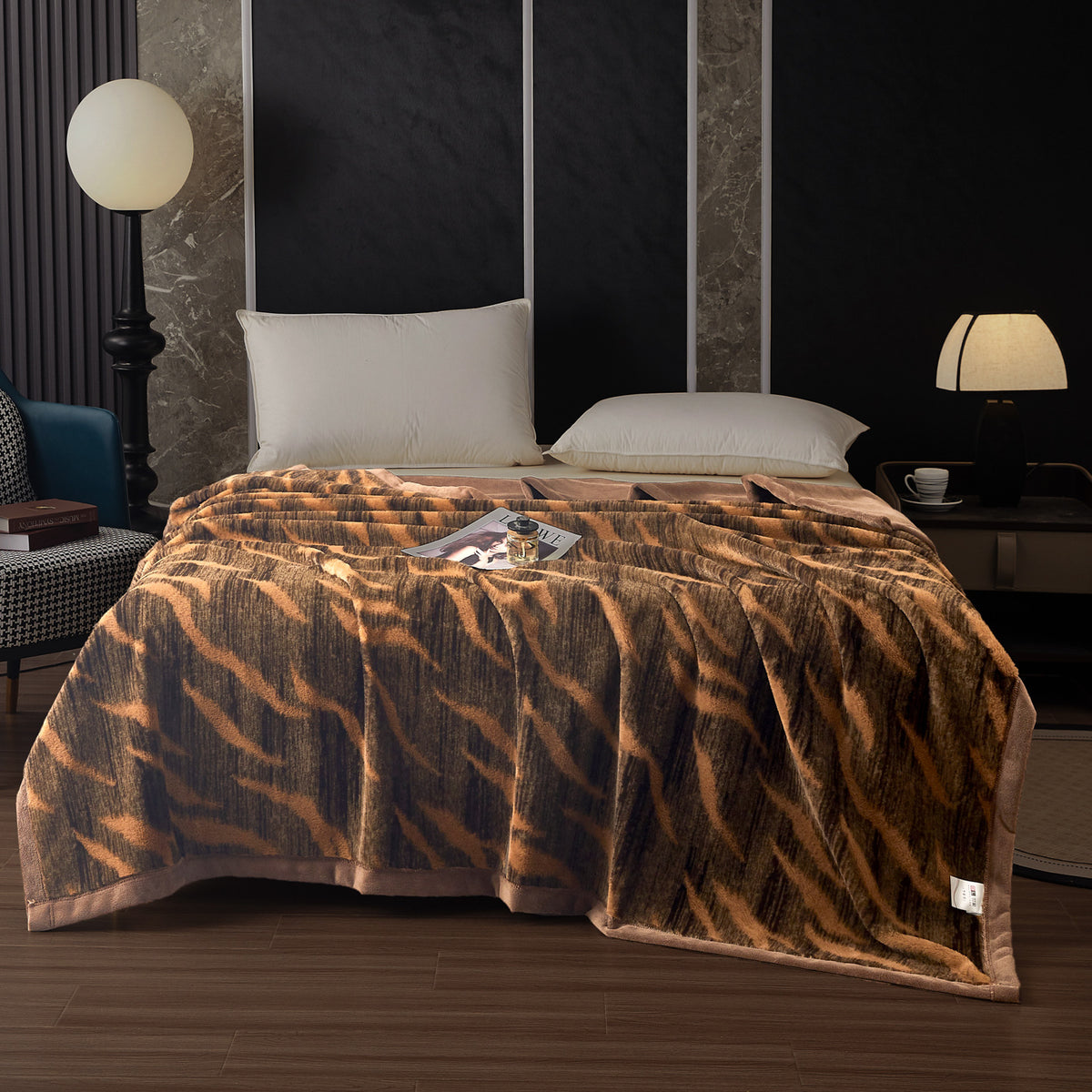 Plüsch-Mikrofaser-Fleece-Wurfdecke mit Silhouette-Blumenmuster