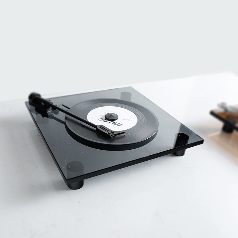 Retro-inspirierter Plattenspieler aus Vinyl