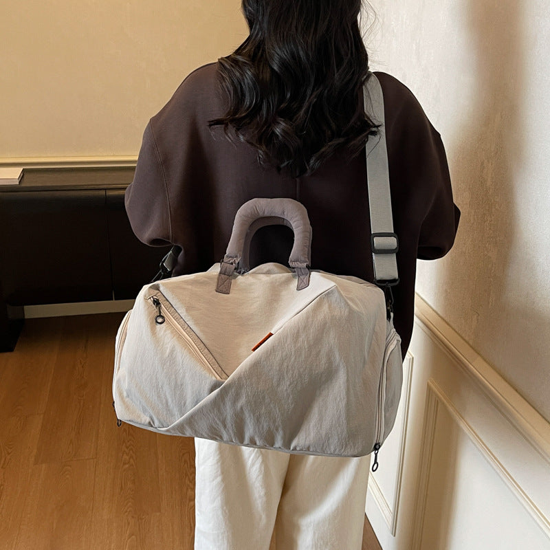 Sportliche Reisetasche Mit Innovativem Design Brehn