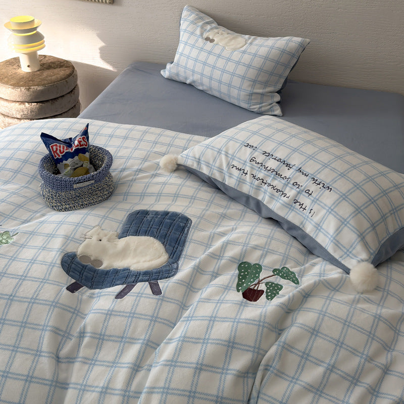 Plüsch-Bettwäsche-Set mit gesticktem Hundemotiv und gestreifter Kuscheldecke