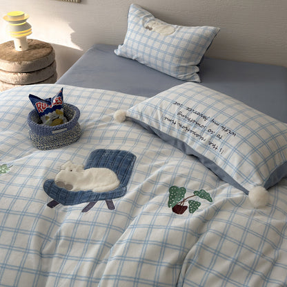Plüsch-Bettwäsche-Set mit gesticktem Hundemotiv und gestreifter Kuscheldecke